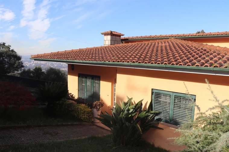 Moradia T5 para Venda em Santo Tirso, Couto (Santa Cristina e São Miguel) e Burgães Foto 5