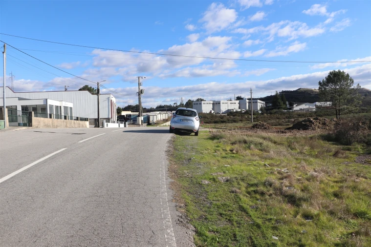 Terreno para Venda em Lustosa e Barrosas (Santo Estêvão)