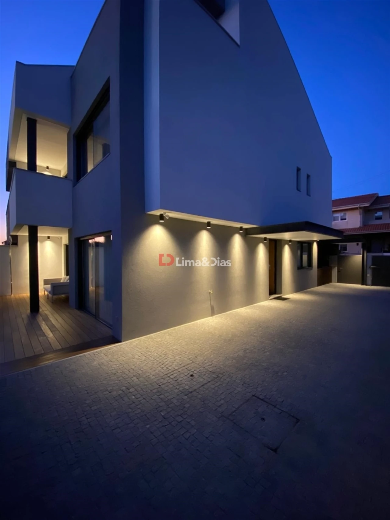 Moradia T3 para Venda em Madalena Foto 1