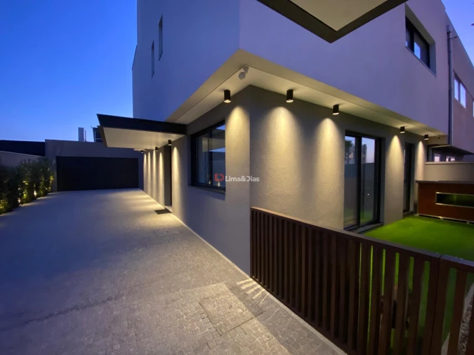 Moradia T3 para Venda em Madalena