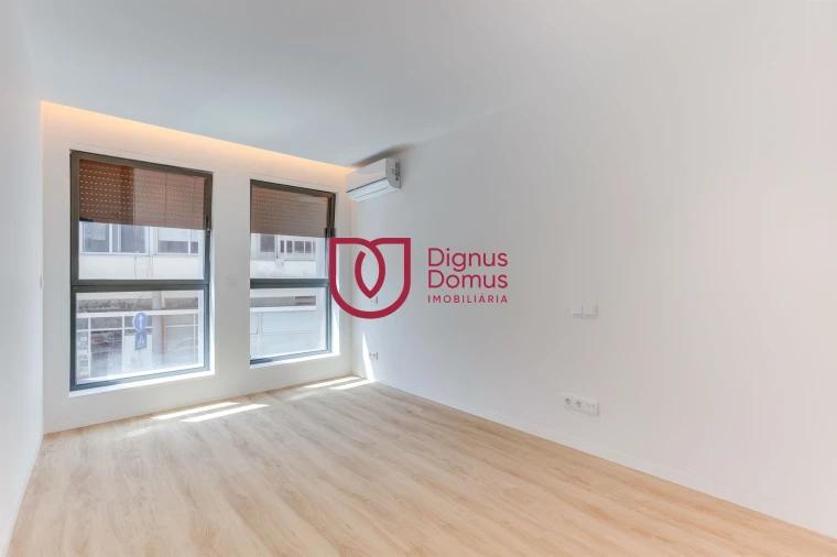 Apartamento T3 para Venda em Mafamude e Vilar do Paraíso Foto 32