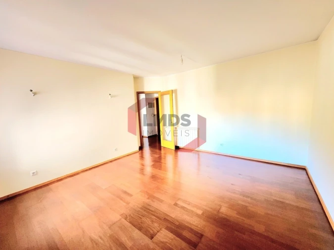 Apartamento T2 para Venda em Oliveira do Douro Foto 11