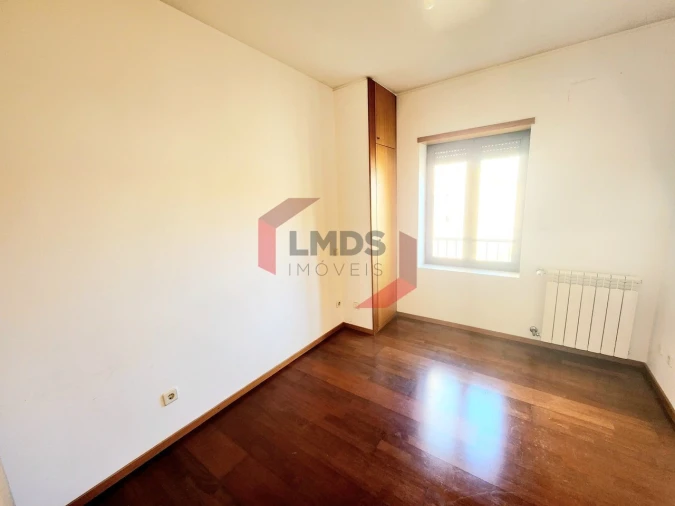 Apartamento T2 para Venda em Oliveira do Douro Foto 16