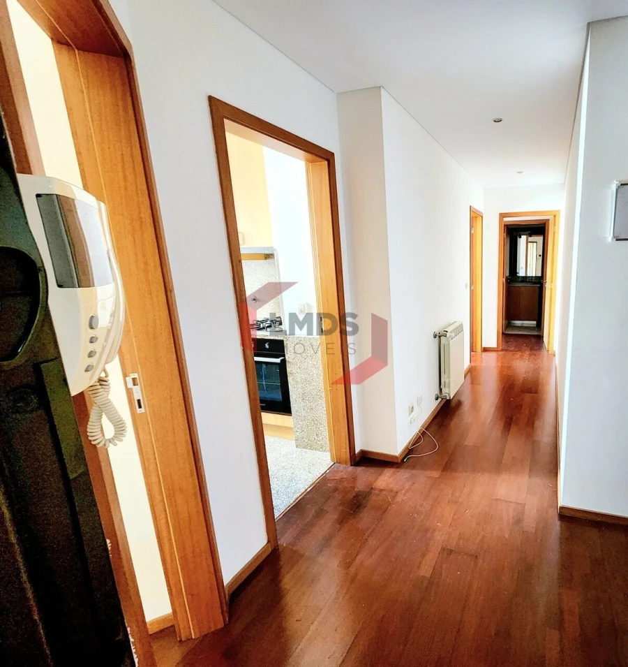 Apartamento T2 para Venda em Oliveira do Douro Foto 7