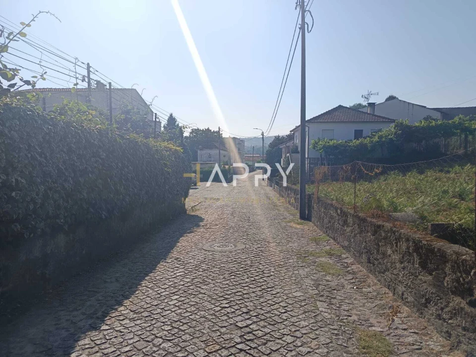 Terreno para Venda em Meixomil Foto 1