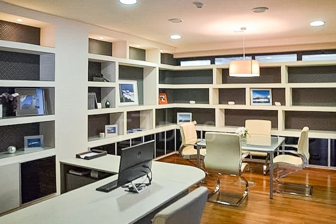 Loja para Arrendamento em Quarteira Foto 20