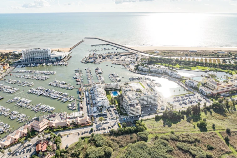 Loja para Arrendamento em Quarteira Foto 11