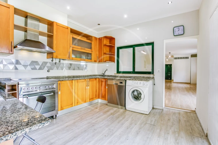 Moradia T3 para Arrendamento em Olivais Foto 7