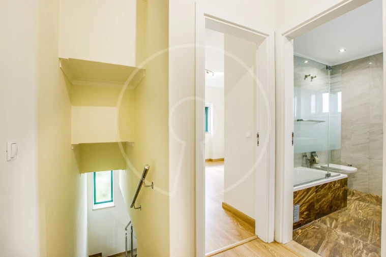 Moradia T3 para Arrendamento em Olivais Foto 12