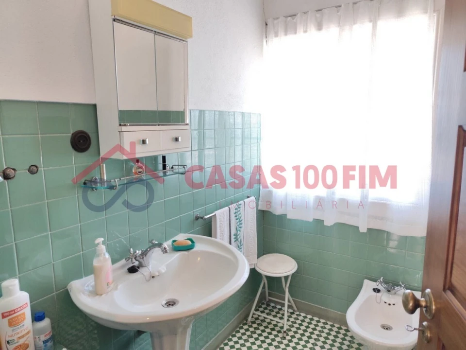 Moradia T10 para Venda em Loureiro Foto 17