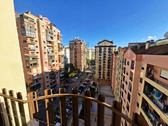 Apartamento T2 para Venda em Algueirão-Mem Martins Foto 6