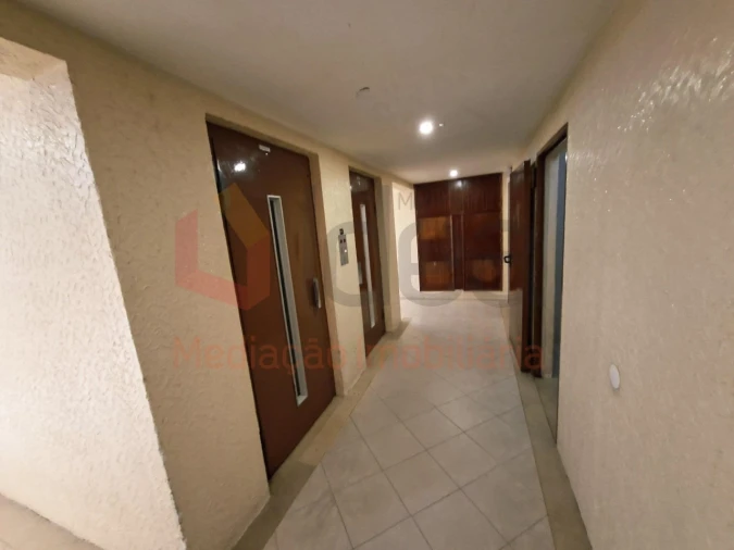 Apartamento T2 para Venda em Algueirão-Mem Martins Foto 24