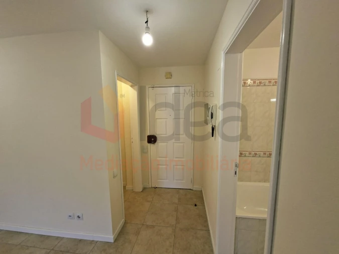 Apartamento T2 para Venda em Algueirão-Mem Martins Foto 2