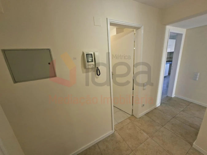 Apartamento T2 para Venda em Algueirão-Mem Martins Foto 1