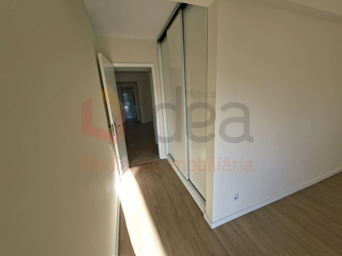 Apartamento T2 para Venda em Algueirão-Mem Martins Foto 16