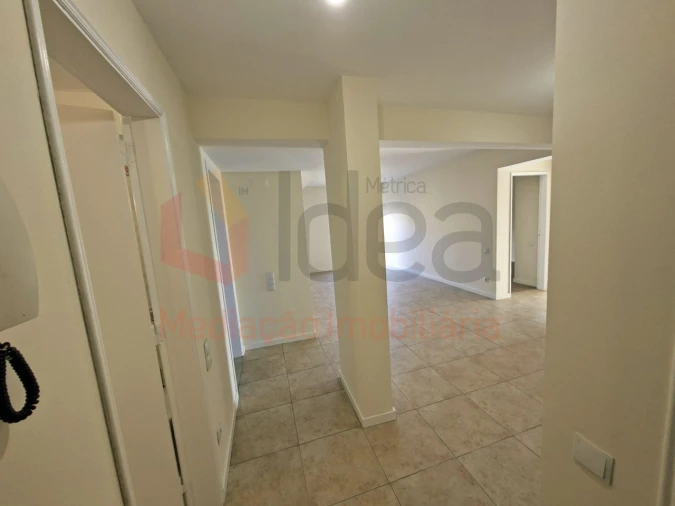 Apartamento T2 para Venda em Algueirão-Mem Martins Foto 3