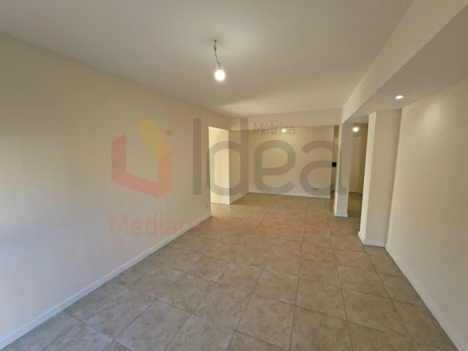 Apartamento T2 para Venda em Algueirão-Mem Martins Foto 11