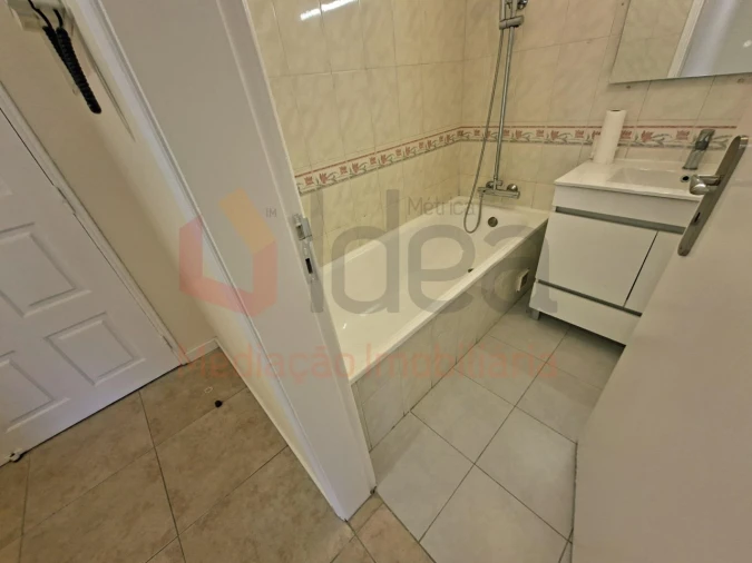 Apartamento T2 para Venda em Algueirão-Mem Martins Foto 20
