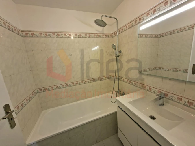 Apartamento T2 para Venda em Algueirão-Mem Martins Foto 23