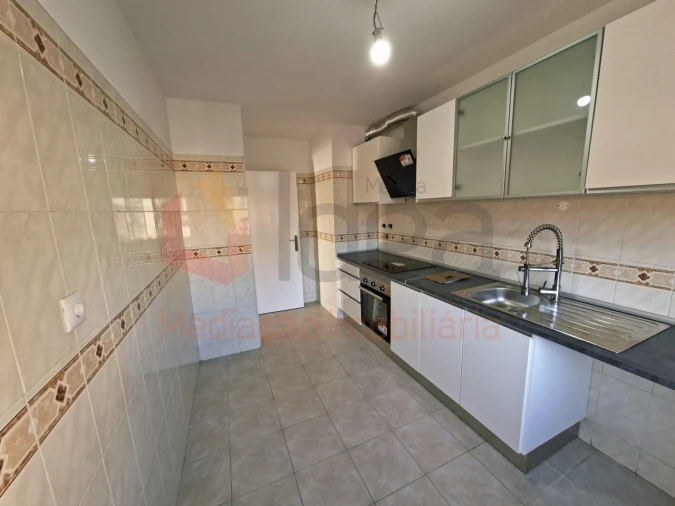 Apartamento T2 para Venda em Algueirão-Mem Martins Foto 7