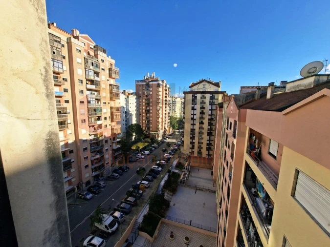 Apartamento T2 para Venda em Algueirão-Mem Martins Foto 10