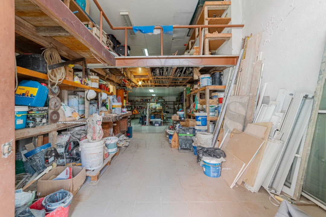 Armazém para Venda em Campo de Ourique Foto 5