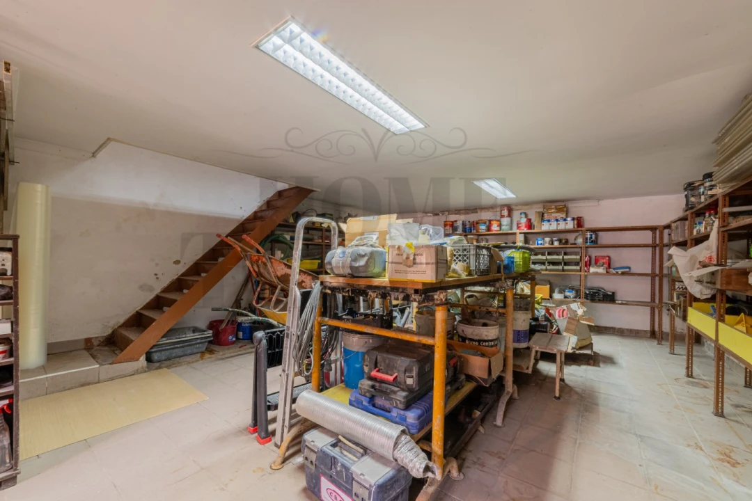 Armazém para Venda em Campo de Ourique Foto 13