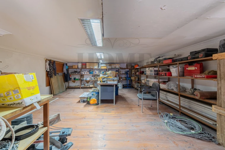 Armazém para Venda em Campo de Ourique Foto 8