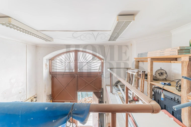 Armazém para Venda em Campo de Ourique Foto 9