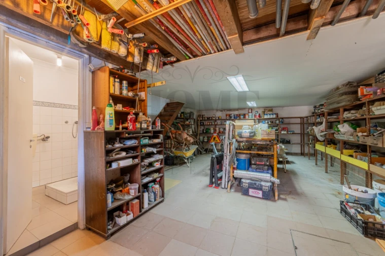 Armazém para Venda em Campo de Ourique Foto 3