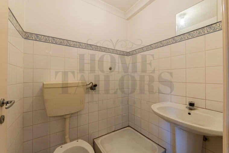 Armazém para Venda em Campo de Ourique Foto 11