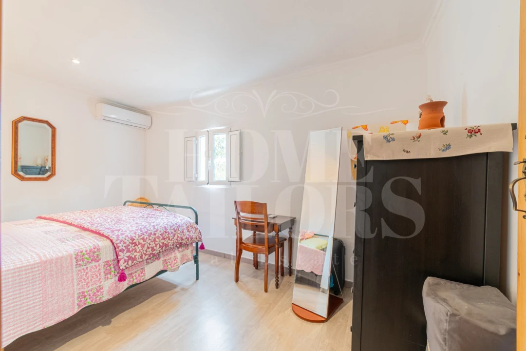 Moradia T4 para Venda em Colos Foto 13