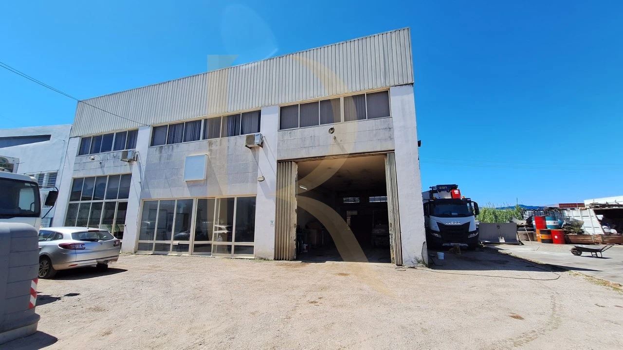 Armazém para Venda em Alhos Vedros Foto 1