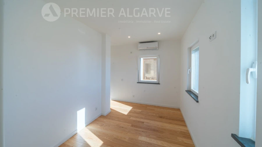 Moradia T2 para Venda em Faro (Sé e São Pedro) Foto 14