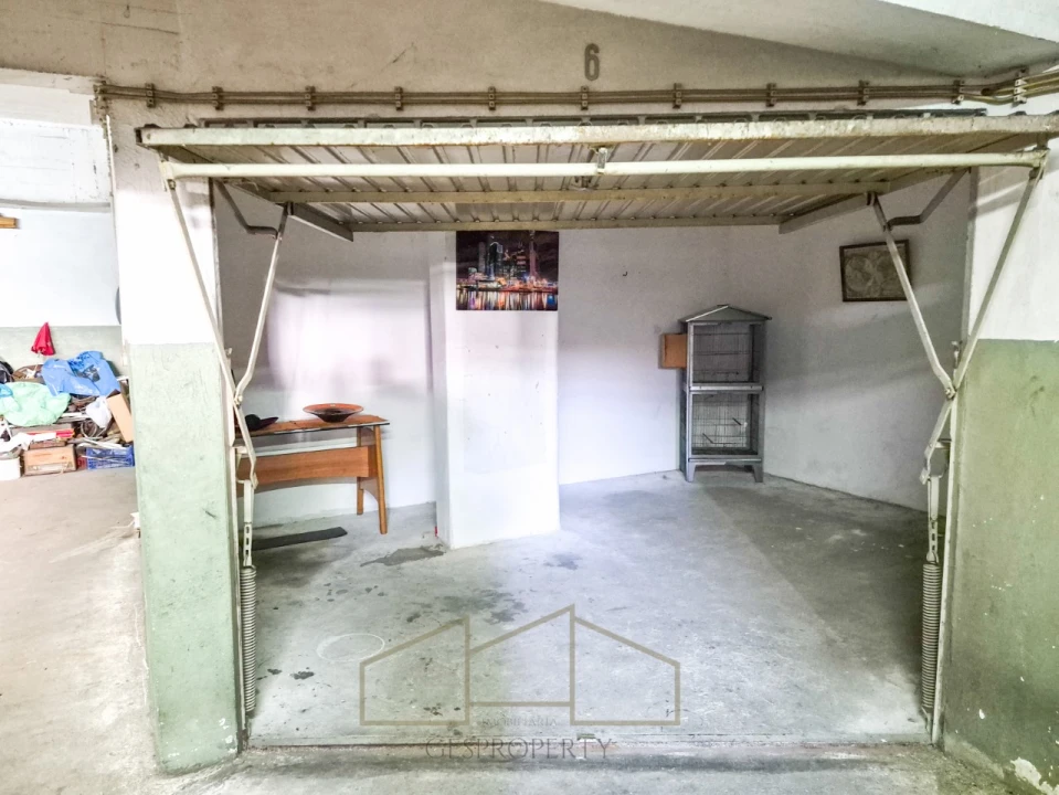 Garagem para Venda em Laranjeiro e Feijó Foto 1