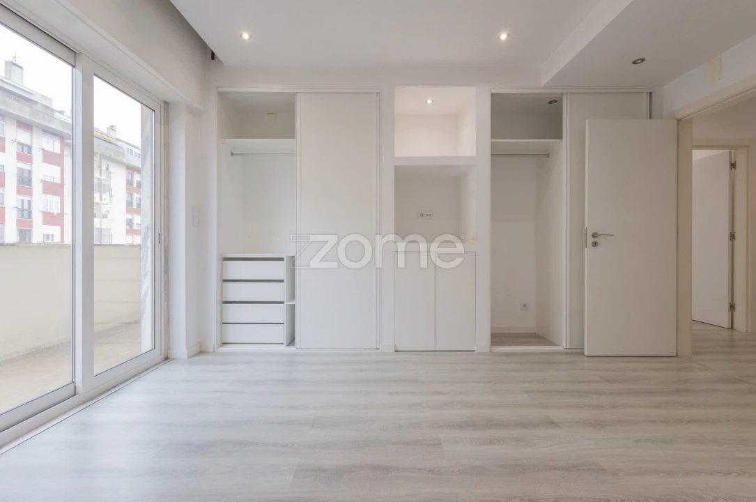 Apartamento T1 para Arrendamento em Oeiras e São Julião da Barra, Paço de Arcos e Caxias Foto 1