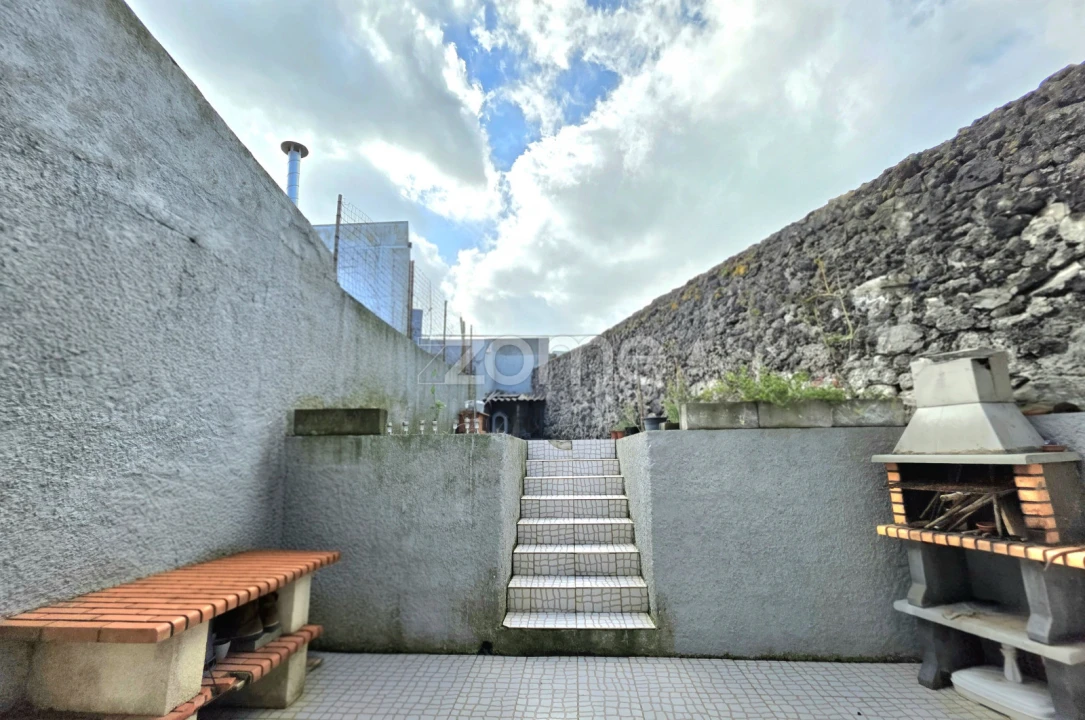 Moradia T4 para Venda em Calhetas Foto 23