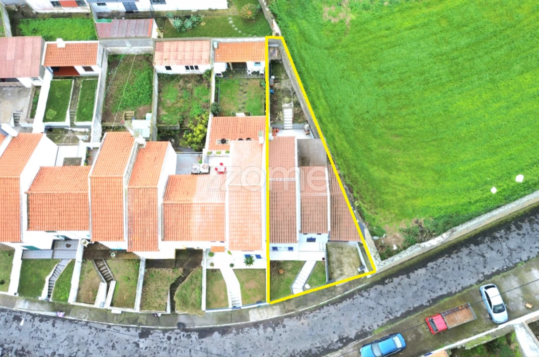 Moradia T4 para Venda em Calhetas Foto 26