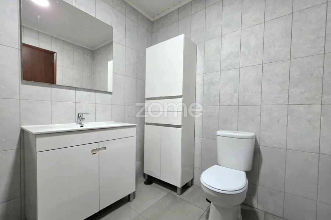 Moradia T4 para Venda em Calhetas Foto 8