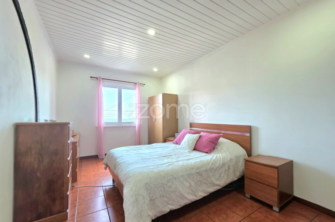 Moradia T4 para Venda em Calhetas Foto 18