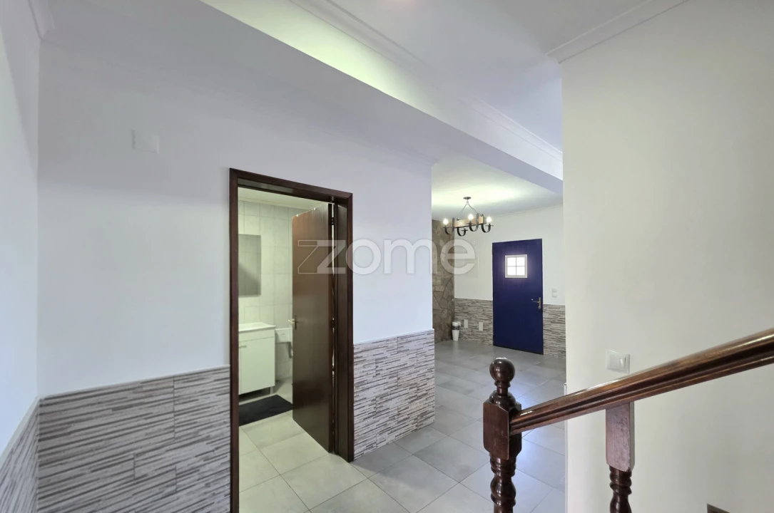 Moradia T4 para Venda em Calhetas Foto 9