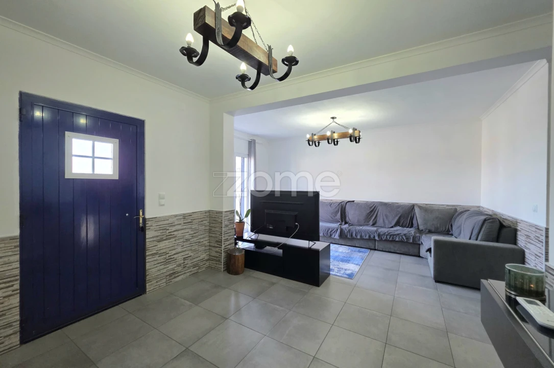 Moradia T4 para Venda em Calhetas Foto 5