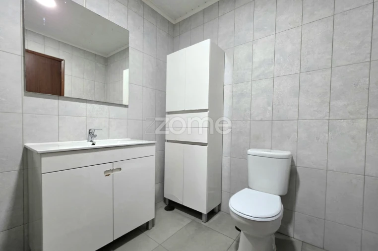 Moradia T4 para Venda em Calhetas Foto 7