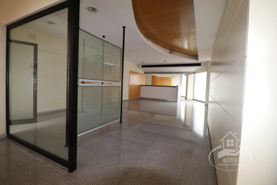 Loja para Arrendamento em União das Freguesias de Setúbal Foto 11