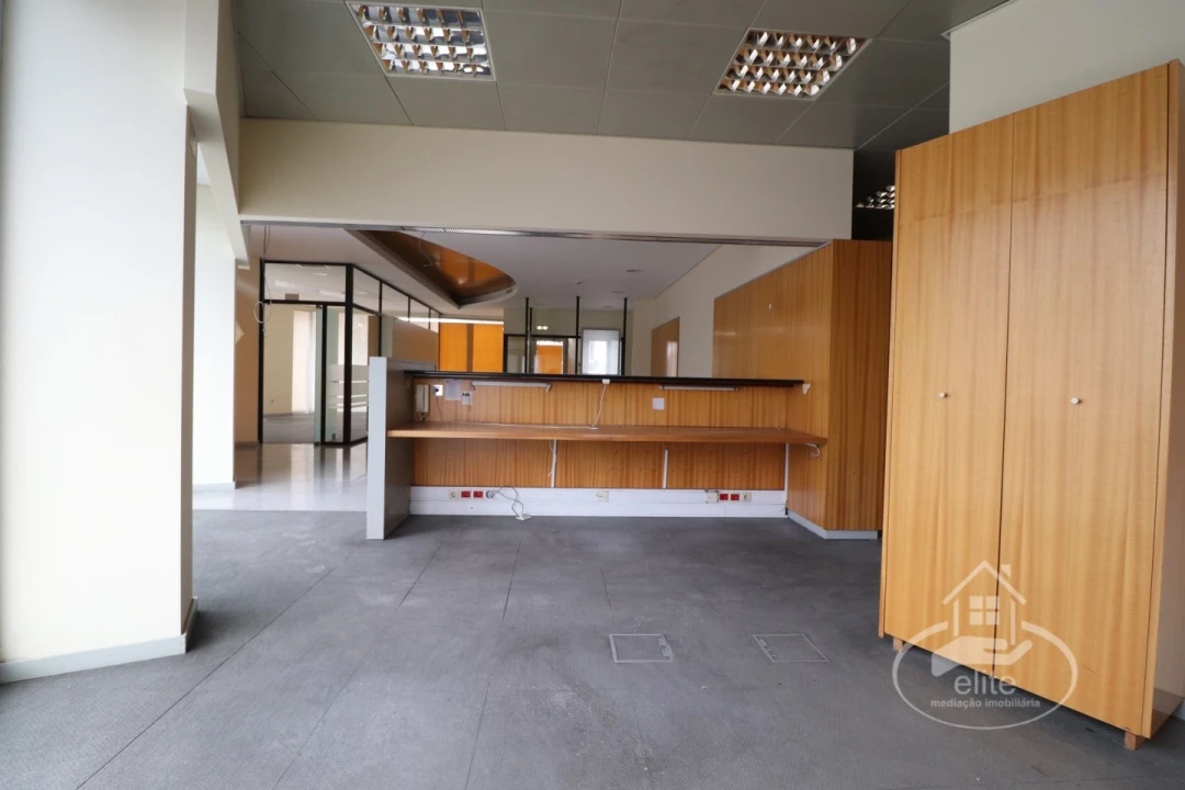 Loja para Arrendamento em União das Freguesias de Setúbal Foto 14