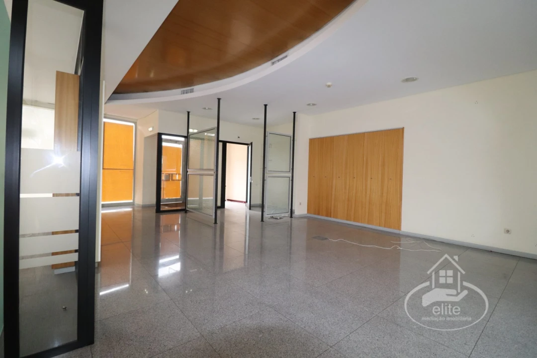 Loja para Arrendamento em União das Freguesias de Setúbal Foto 30