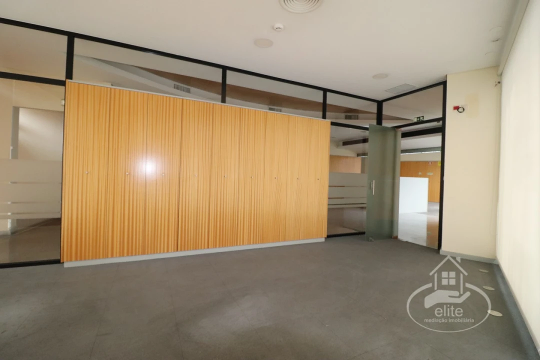 Loja para Arrendamento em União das Freguesias de Setúbal Foto 34