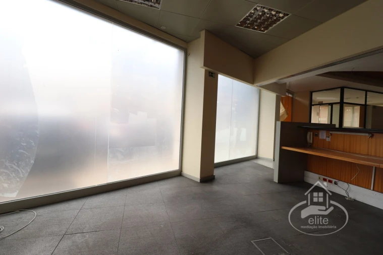 Loja para Arrendamento em União das Freguesias de Setúbal Foto 15