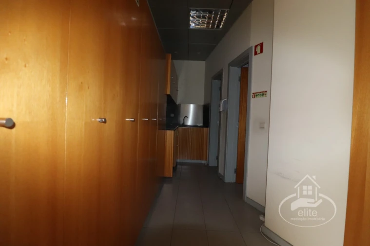 Loja para Arrendamento em União das Freguesias de Setúbal Foto 17