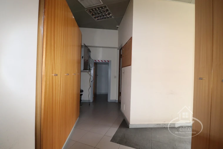 Loja para Arrendamento em União das Freguesias de Setúbal Foto 24